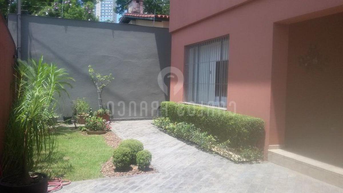 Casa de 3 dormitorios en Sao Paulo, Brazil No. 593594