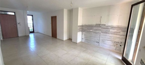 4 rooms Apartment in Sant'Elpidio a Mare, Italy No. 153812 9