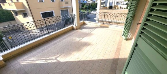 4 rooms Apartment in Sant'Elpidio a Mare, Italy No. 153812 6