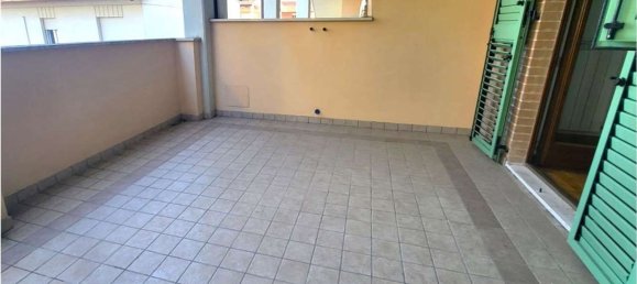 4 rooms Apartment in Sant'Elpidio a Mare, Italy No. 153812 2