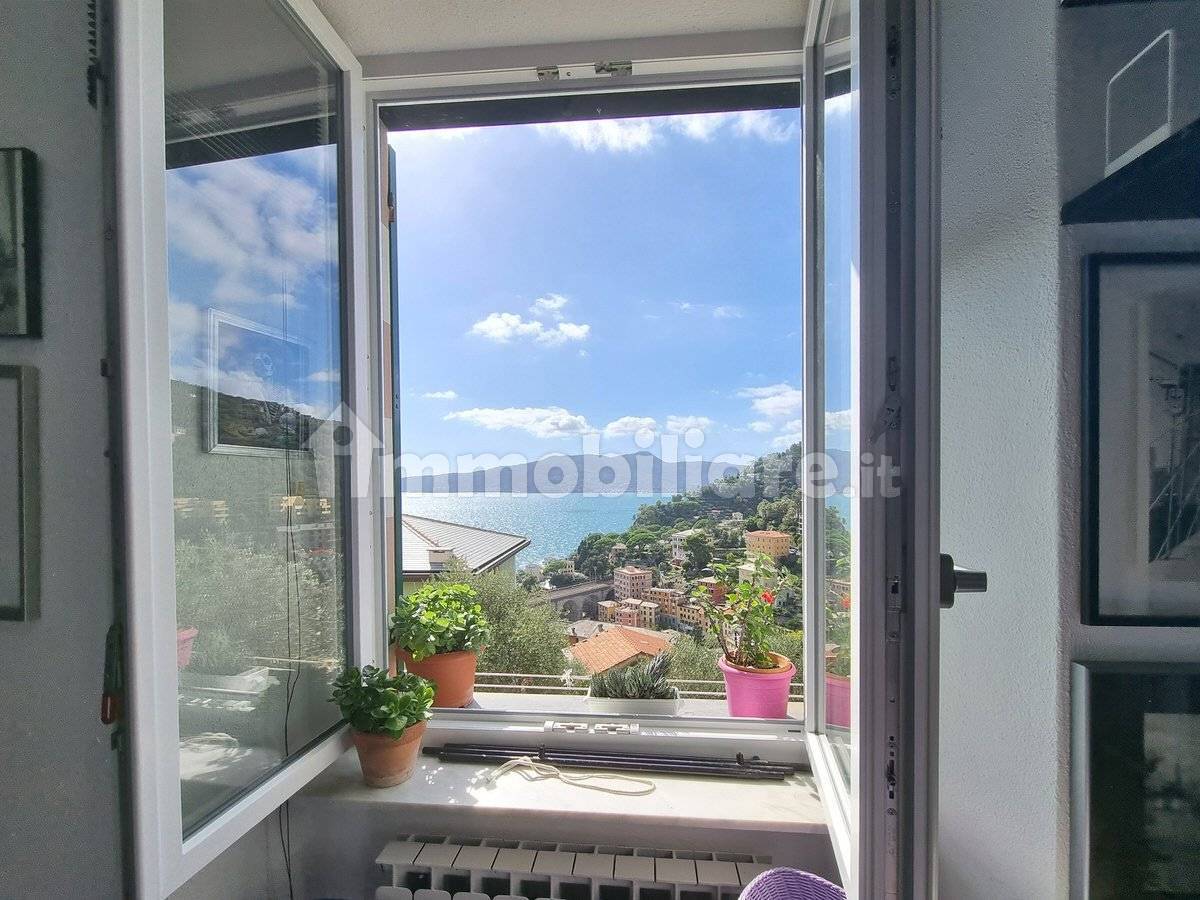 3غرفة شقة في Zoagli, Italy رقم 401557