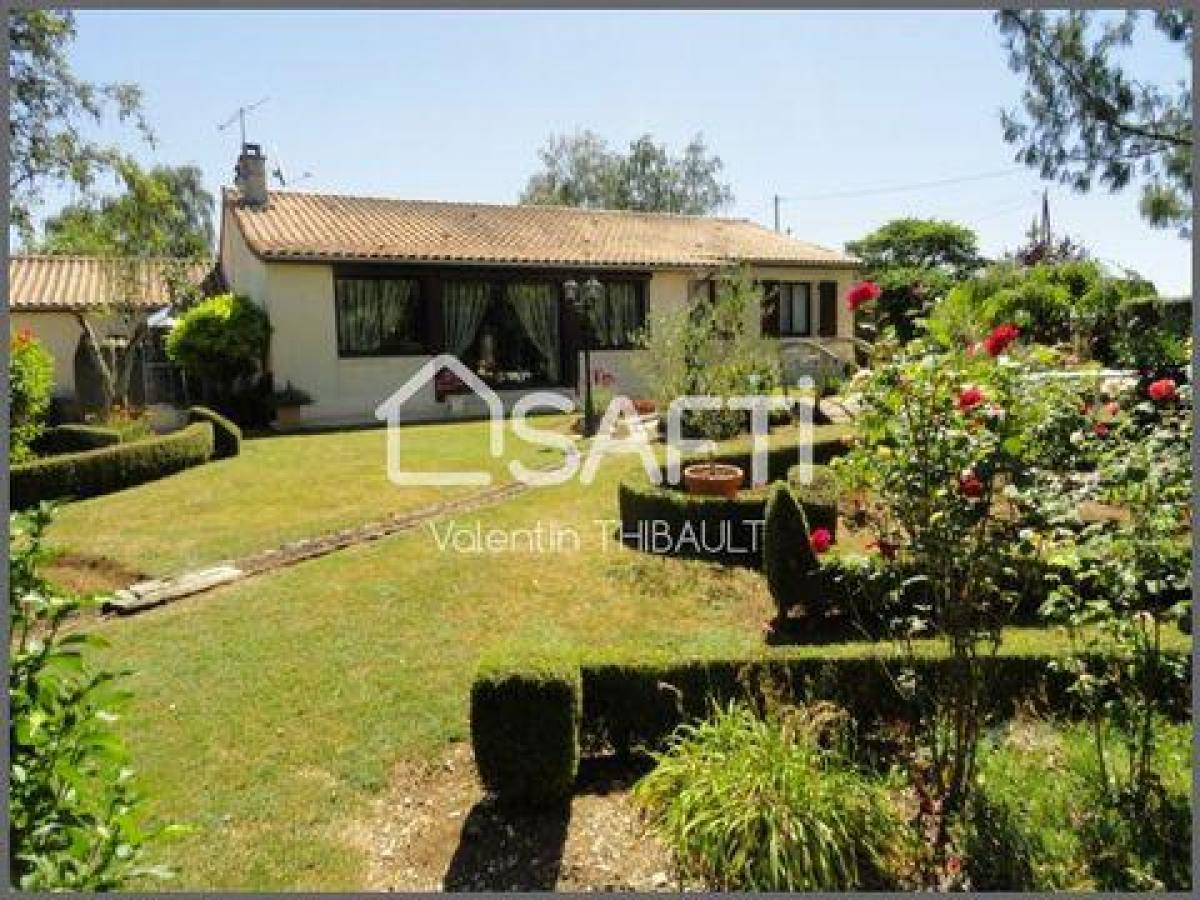 4 bedrooms House in Chaunay, France No. 25424