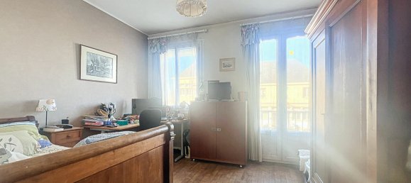 Casa de 7 dormitorios en Saint-Cyr-l'Ecole, France No. 162982 16