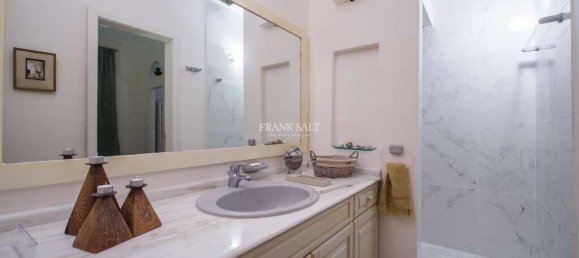 Квартира с 2 спальнями в Сенглеа, Мальта № 8866 22