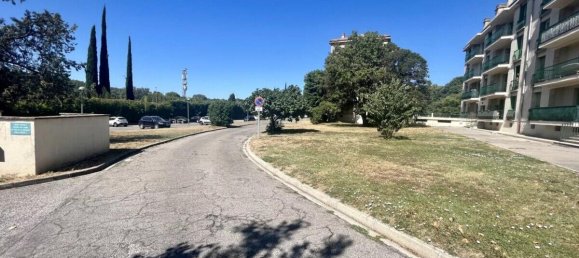 Studio in Aix-en-Provence, France No. 343017 3