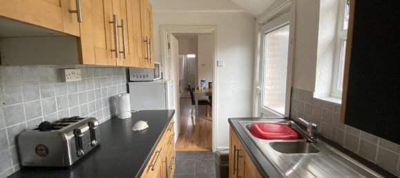 3 bedrooms House in Nottingham, United Kingdom No. 1416 12