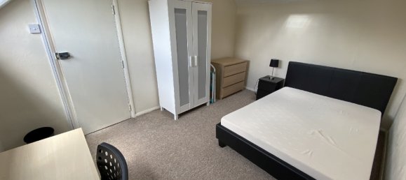 3 bedrooms House in Nottingham, United Kingdom No. 1416 3