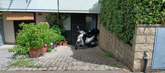 3 rooms Apartment in Bientina, Italy No. 259853 13