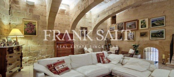 4 غرف نوم منزل في Birkirkara, Malta رقم 9493 4