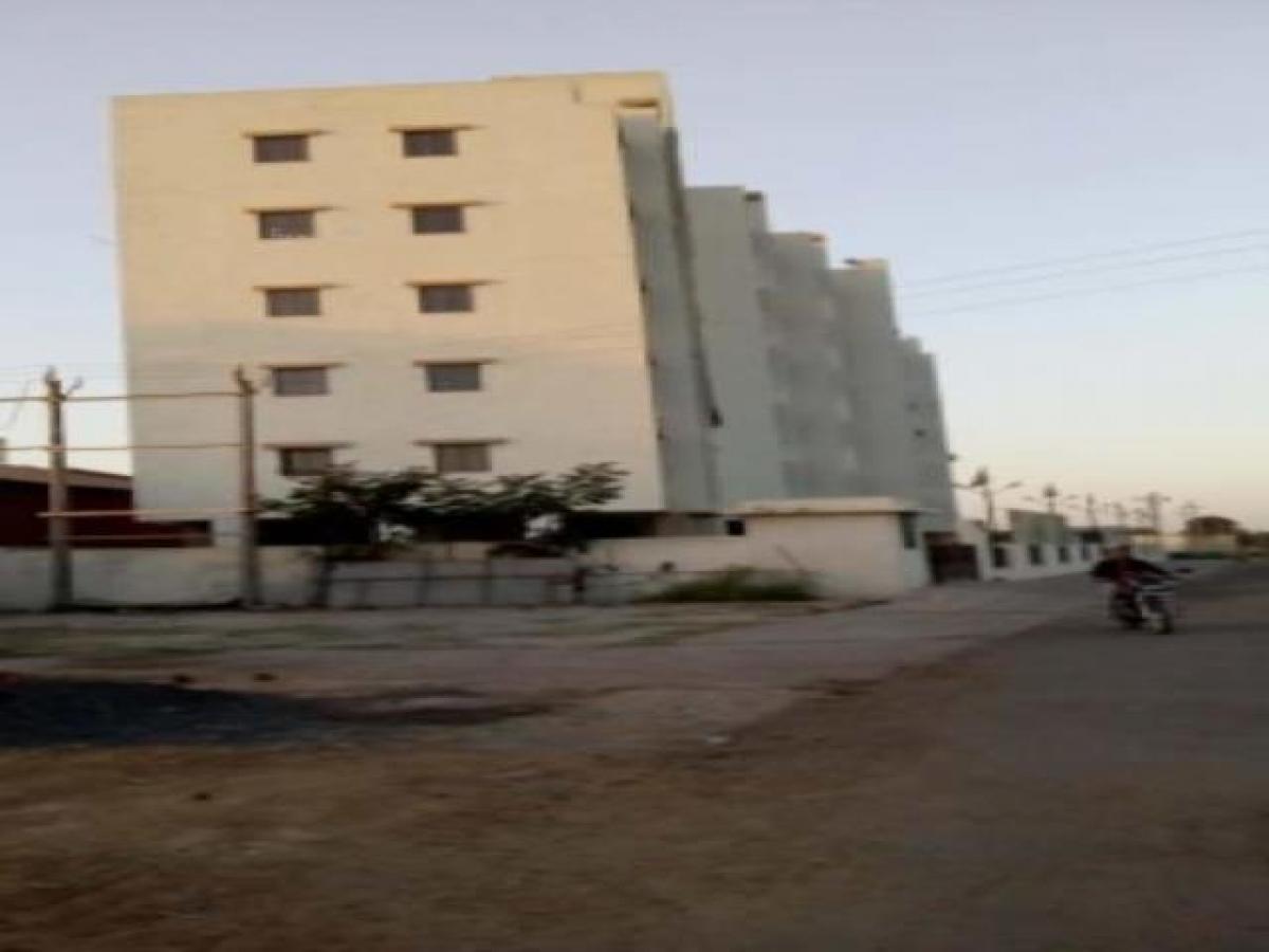 Studio in Amdavad, India No. 27838