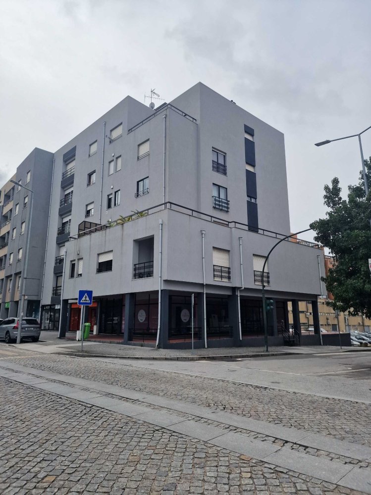 Квартира с 3 спальнями в Пасуш ди Феррейра, Португалия № 340824