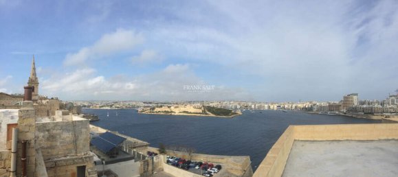 3 bedrooms Apartment in Valletta, Malta No. 8951 11