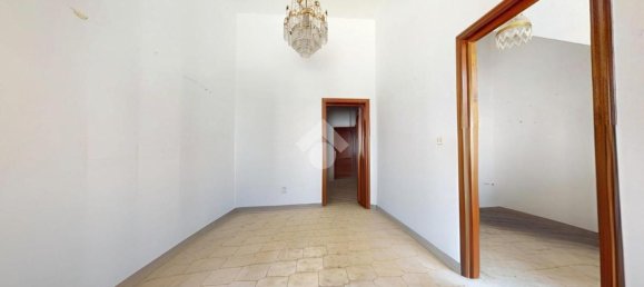 2-salle Appartement à Francavilla Fontana, Italy No. 259736 4