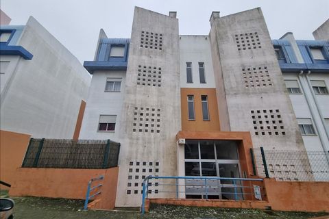 3 bedrooms Apartment in Oeiras, Portugal No. 258380