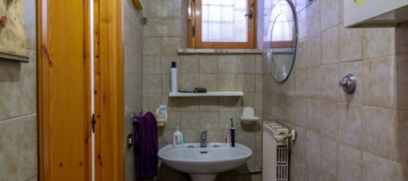 5 bedrooms Villa in Castelnuovo di Porto, Italy No. 89290 16