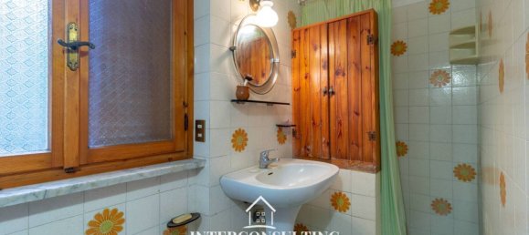 5 bedrooms Villa in Castelnuovo di Porto, Italy No. 89290 27