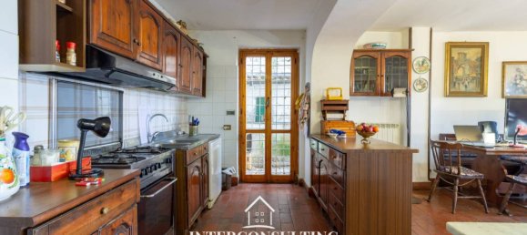 5 bedrooms Villa in Castelnuovo di Porto, Italy No. 89290 9