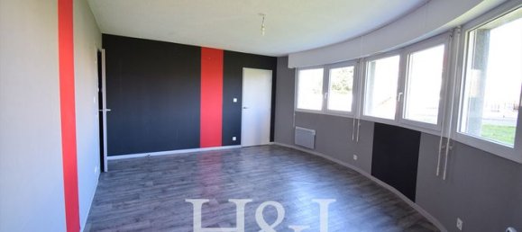 1 bedroom Apartment in Poitiers, France No. 306407 2