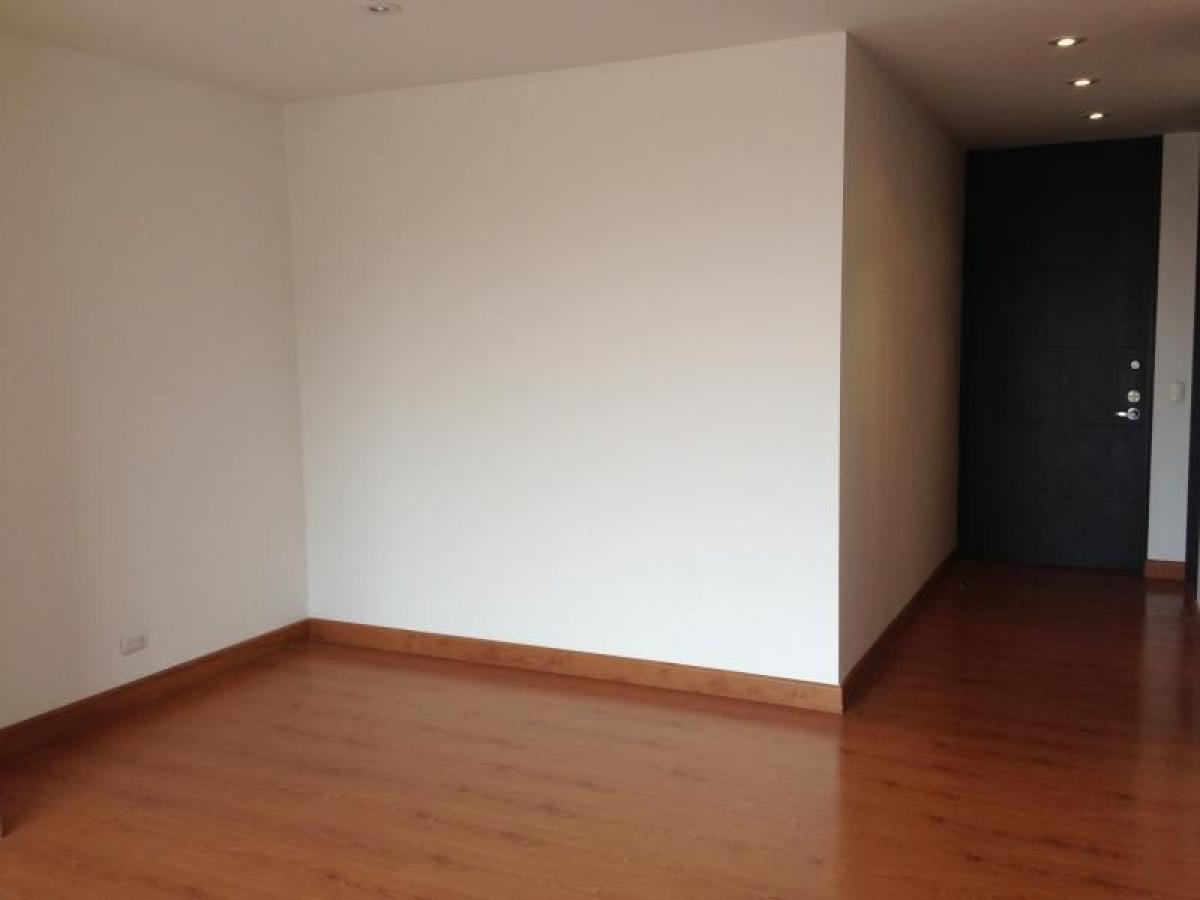 Casa de 3 dormitorios en Bogotá, Colombia No. 10096