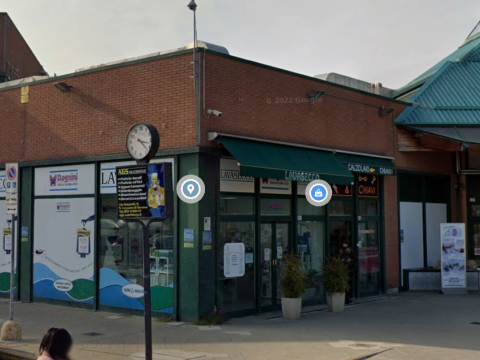 2 bedrooms Commercial property in Bologna, Italy No. 386753