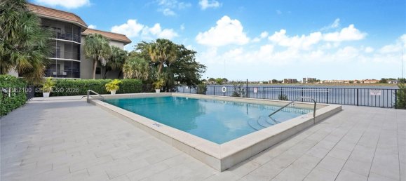 2 Schlafzimmer Gewerbliche Immobilien in Miami, USA, Nr. 615816 3