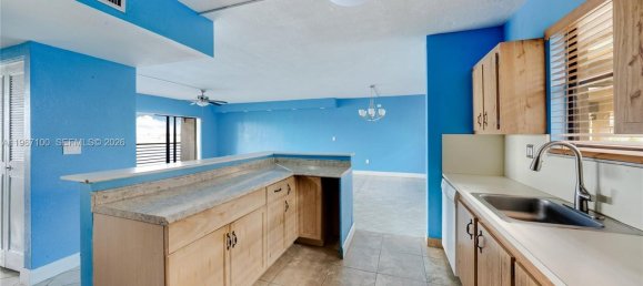 2 Schlafzimmer Gewerbliche Immobilien in Miami, USA, Nr. 615816 6
