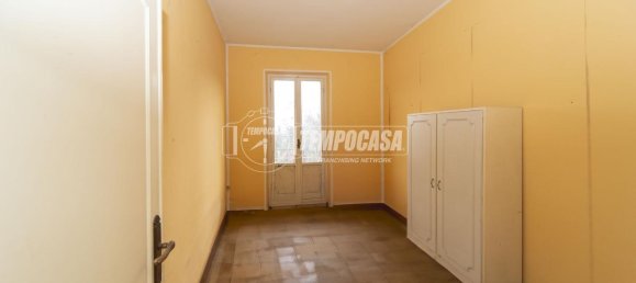 4 rooms Apartment in Perugia, Italy No. 14612 12