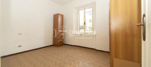 4 rooms Apartment in Perugia, Italy No. 14612 10
