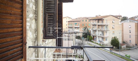 4 rooms Apartment in Perugia, Italy No. 14612 16