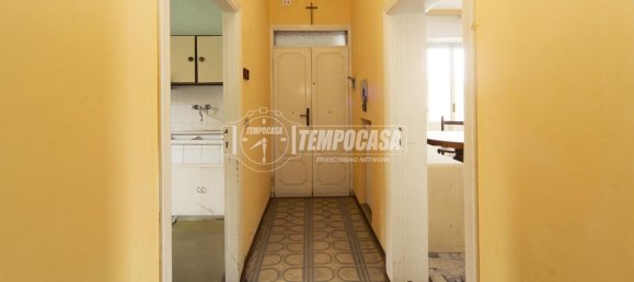 4 rooms Apartment in Perugia, Italy No. 14612 2