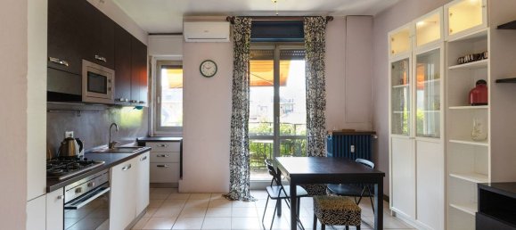 3 rooms Apartment in Milan, Italy No. 314169 4