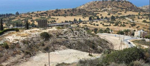 Villa de 3 dormitorios en Agios Tychonas, Cyprus No. 18597 2