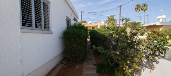 3 bedrooms Bungalow in Ormideia, Cyprus No. 25685 5