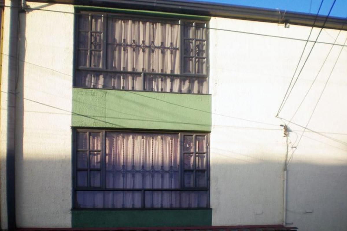 Casa de 4 dormitorios en Bogotá, Colombia No. 10399