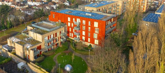 2 bedrooms Apartment in London, United Kingdom No. 7849 3