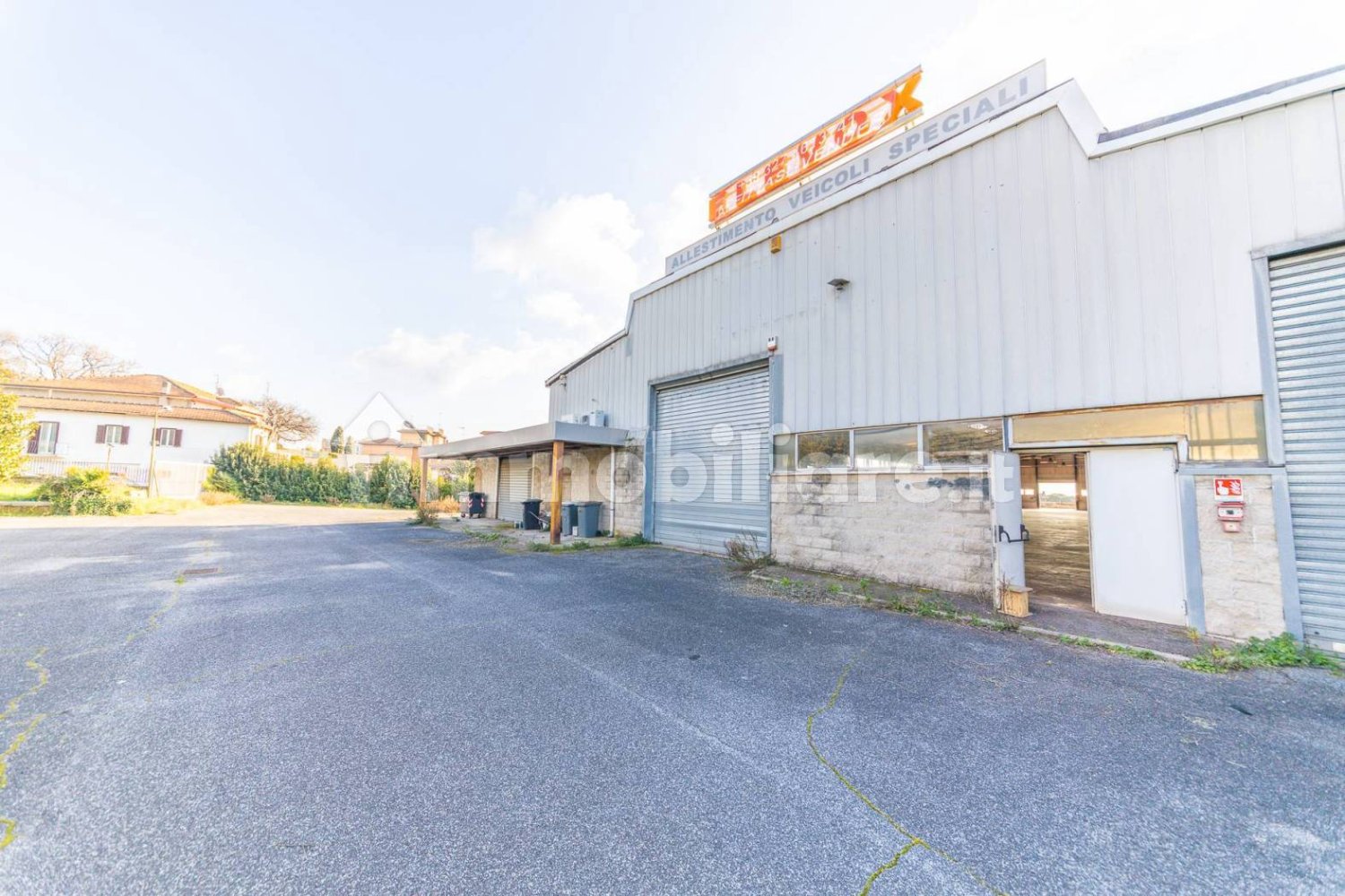 5 rooms Commercial property in Ariccia, Italy No. 106422