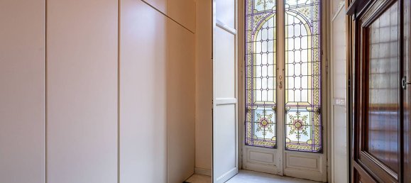 5 bedrooms Apartment in Turin, Italy No. 312271 3