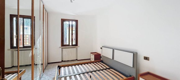 3-salle Appartement à Marcaria, Italy No. 5081 3