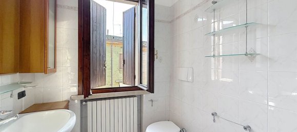 3-salle Appartement à Marcaria, Italy No. 5081 20