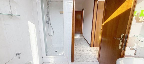 3-salle Appartement à Marcaria, Italy No. 5081 21