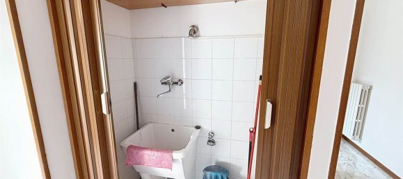 3-salle Appartement à Marcaria, Italy No. 5081 24