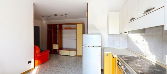 3-salle Appartement à Marcaria, Italy No. 5081 8