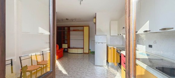 3-salle Appartement à Marcaria, Italy No. 5081 13