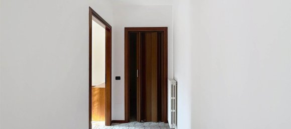 3-salle Appartement à Marcaria, Italy No. 5081 2