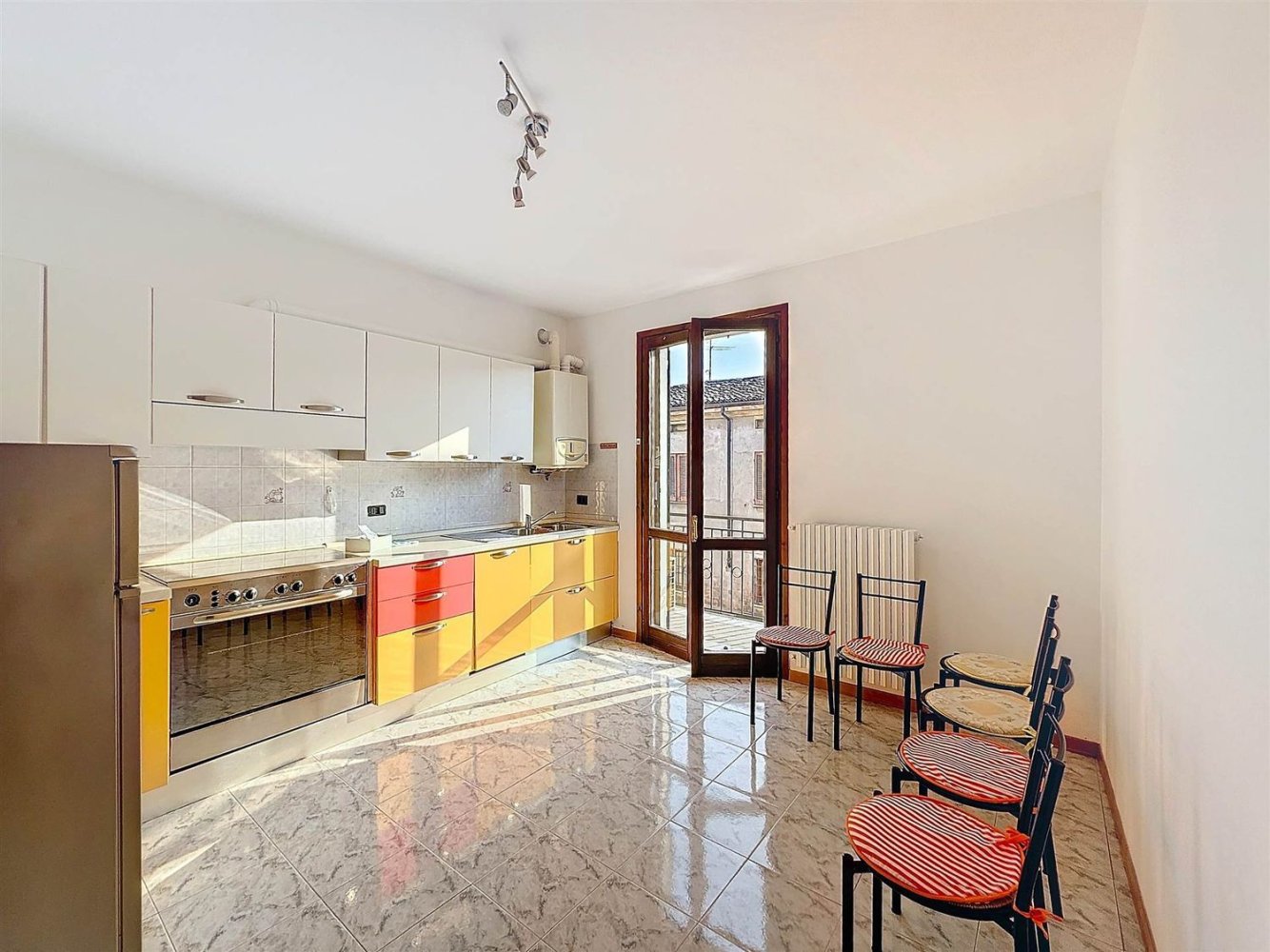 3-salle Appartement à Marcaria, Italy No. 5081