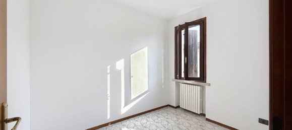 3-salle Appartement à Marcaria, Italy No. 5081 18