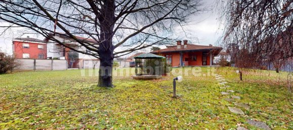 Вилла с 4 спальнями в Севезо, Италия № 13548 36