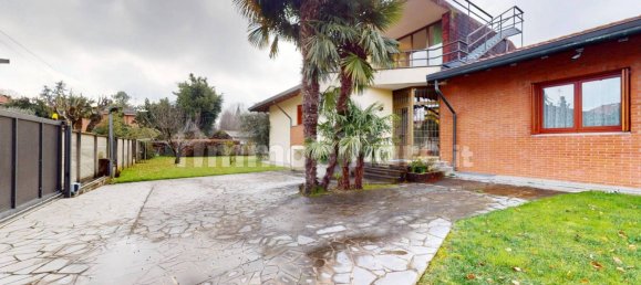 Вилла с 4 спальнями в Севезо, Италия № 13548 47