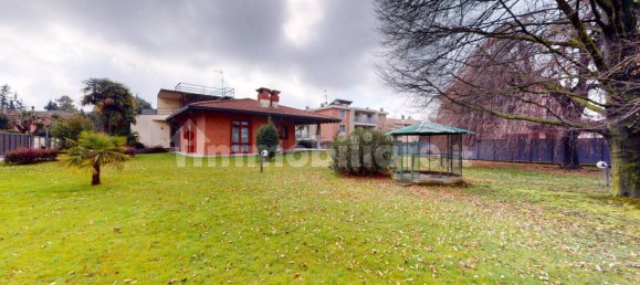 Вилла с 4 спальнями в Севезо, Италия № 13548 9