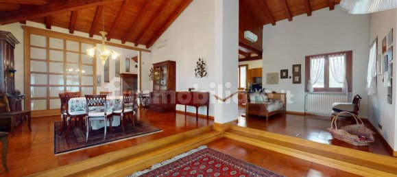 Вилла с 4 спальнями в Севезо, Италия № 13548 21